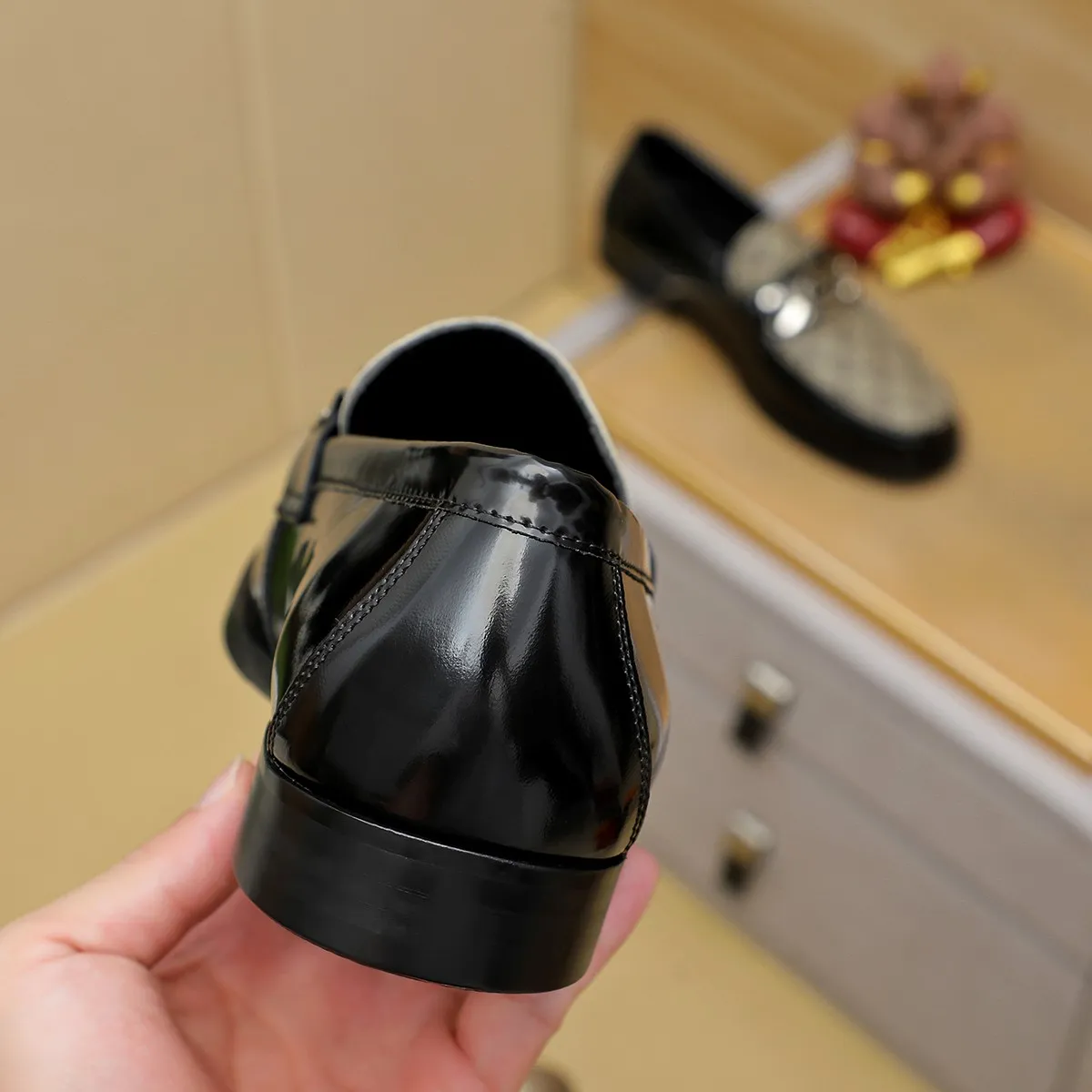 Men's men's shoes💰460💰💰Gucci official website men's business formal leather shoes updated💥Hong Kong counters synchronize new styles💥completely one-to-one replica shipment👍zero gap in counter quality 0⃣️made of imported cowhide on the outside+water-dyed🐂leather lining, color optional! Matching code 38-45